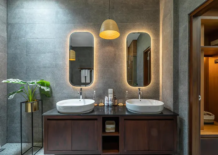 Nirwana - Stylish 3br Private Pool In Prime *