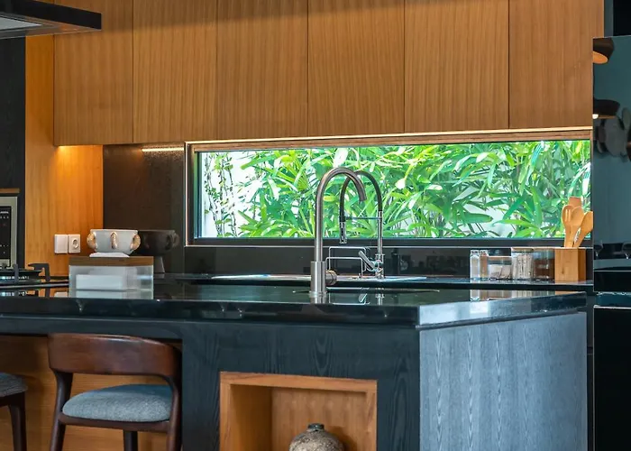 Nirwana - Stylish 3br Private Pool In Prime