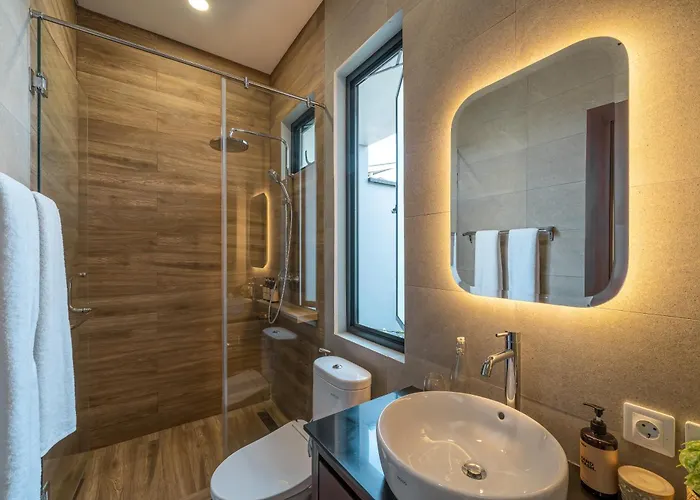 Nirwana - Stylish 3br Private Pool In Prime